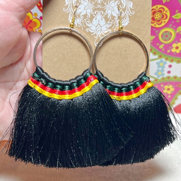 Large Fan Tassel Earrings Black Hoops Long Smooth Silky Fringe Drop Dangles NWT - Picture 1 of 5